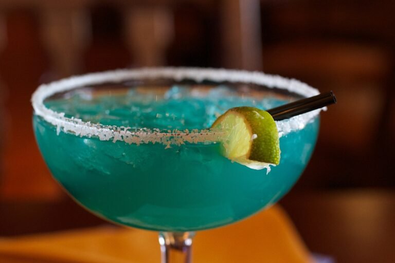 What Does Margarita Cocktail Taste Like?