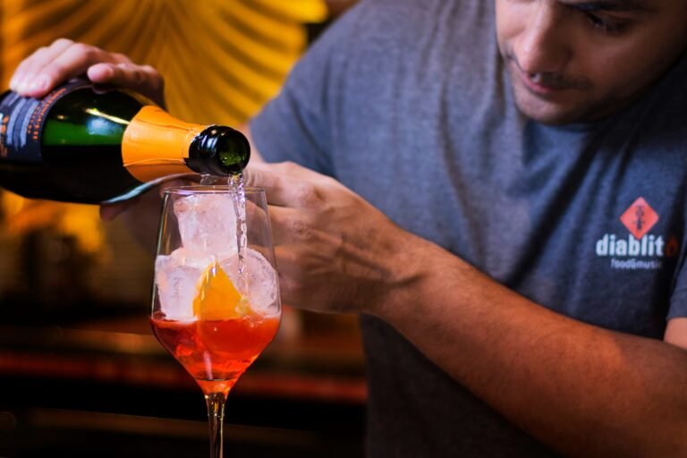 How to Make the Perfect Aperol Spritz at Home: A Comprehensive Guide